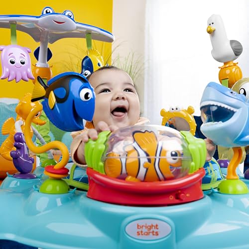 Bright Starts, Disney Baby, Findet Nemo Spring- und Spielcenter mit Spielstation mit Lichtern und Musik, 13 Aktivität Spielzeug, 360° drehender Sitz, höhenverstellbares, Kinder ab 6 Monaten