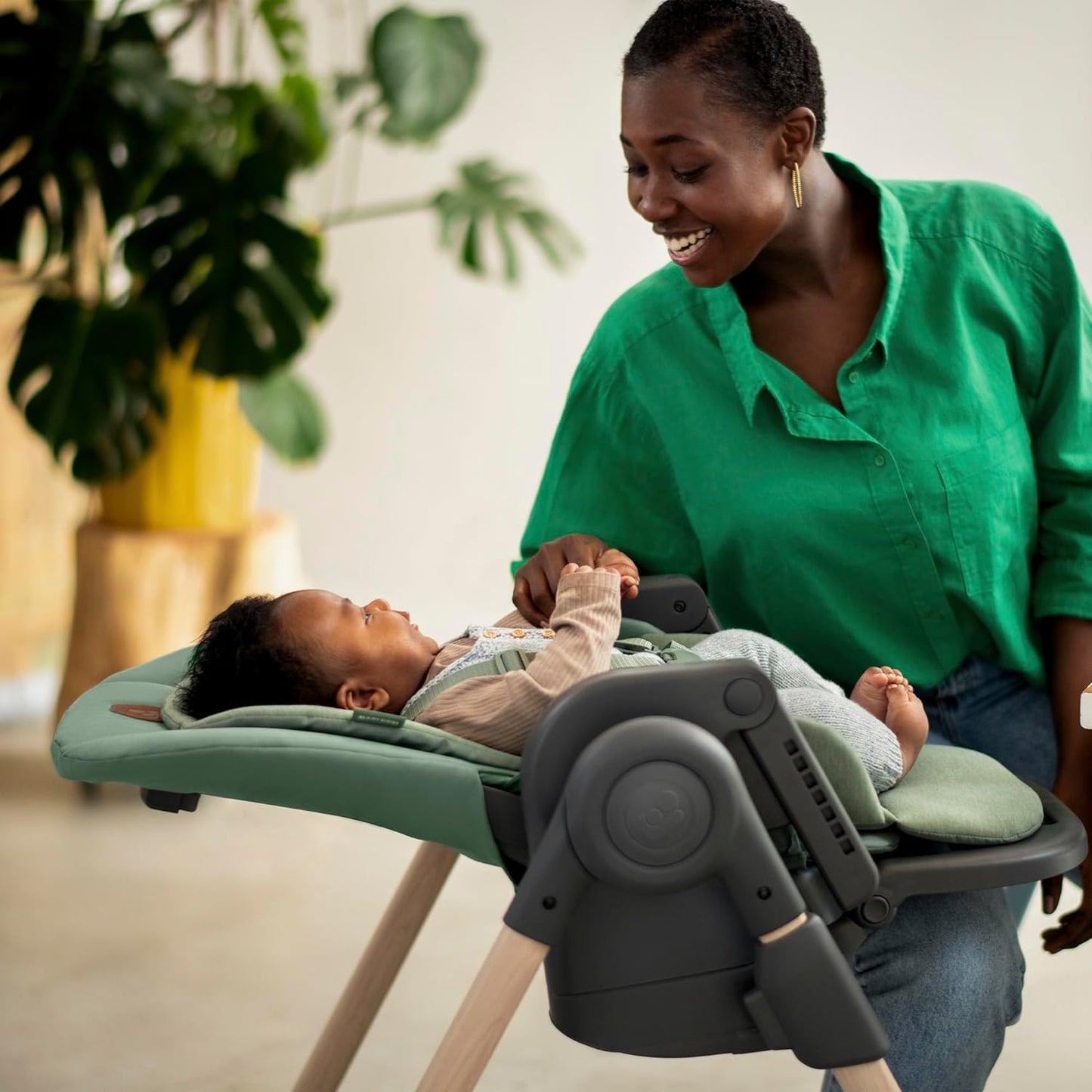 Maxi-Cosi Minla Kinderhochstuhl Mitwachsend, 0–14 Jahre, bis zu 60 kg, Hochstuhl Baby, 9 Höhenstufen, 5 Neigungspositionen, 4 Tablettpositionen, kompakt faltbar, Essential Graphite