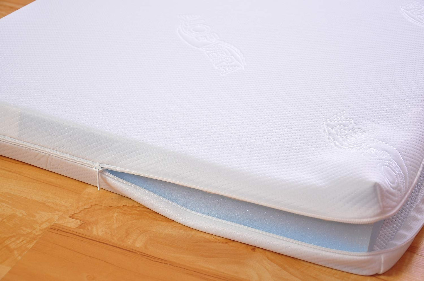 Marsell Baby Gitterbett mit Schublade mit Deckel Babybett Kinderbett mit Aloe Vera Schaumstoffmatratze Zahnschienen höhenverstellbar Weiß umbaubar zum Juniorbett