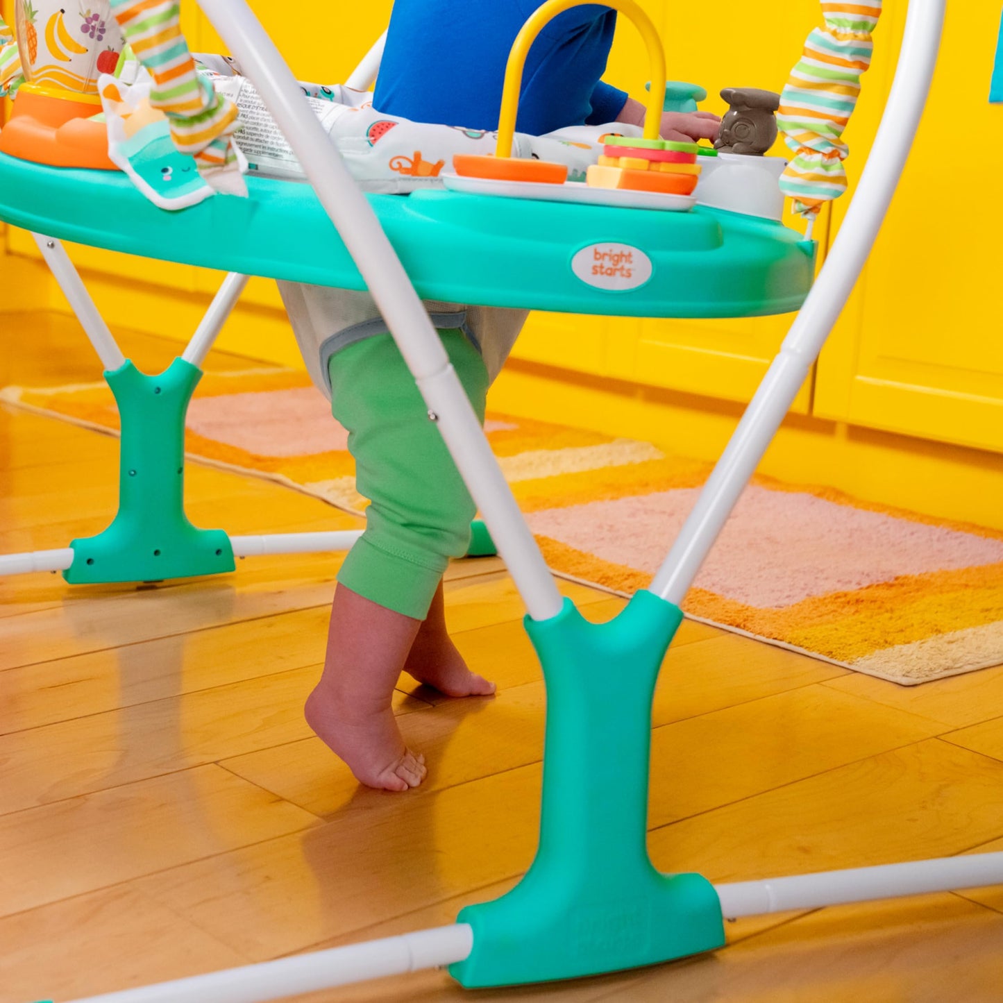 Bright Starts Cooking Up Fun Baby Aktivittshopser mit Musik und Lichtern, Kchenspielzeug, Unisex, 6-12 Monate, bis zu 11,5kg