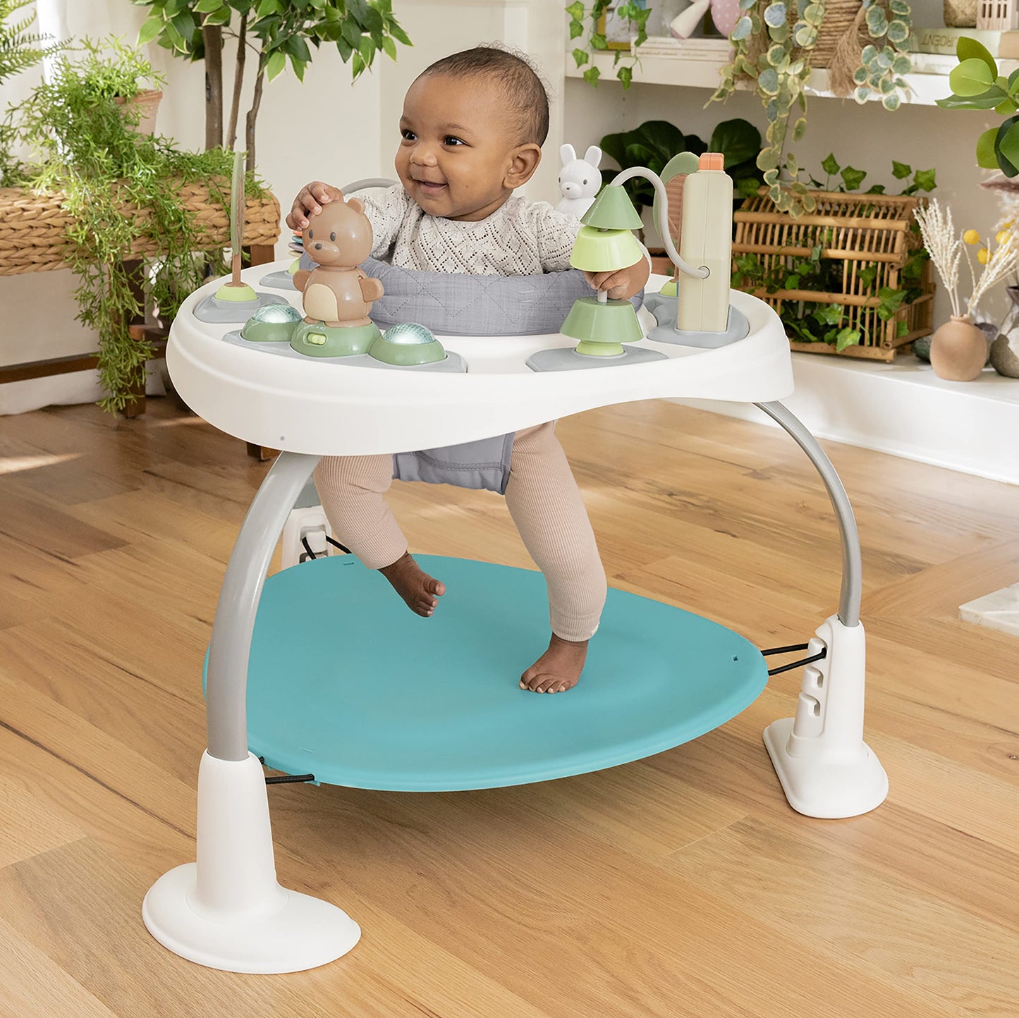 Ingenuity, Spring & Sprout, Aktivitätscenter 2-in-1, First Forest, Spielcentrum und Spieltisch mit Sprungkissen, Lichtern, Geräuschen und 11 interaktiven Aktivitäten, ab 6 monate