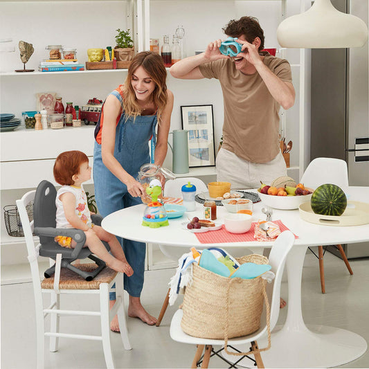 Chicco Pocket Snack Kindersitzerhöhung Esszimmerstuhl für Kinder von 6 Monaten bis 3 Jahren 15kg,tragbarer und verstellbarer Babyhochstuhl mit kompaktem Verschluss und abnehmbarem Tablett DARK GREY